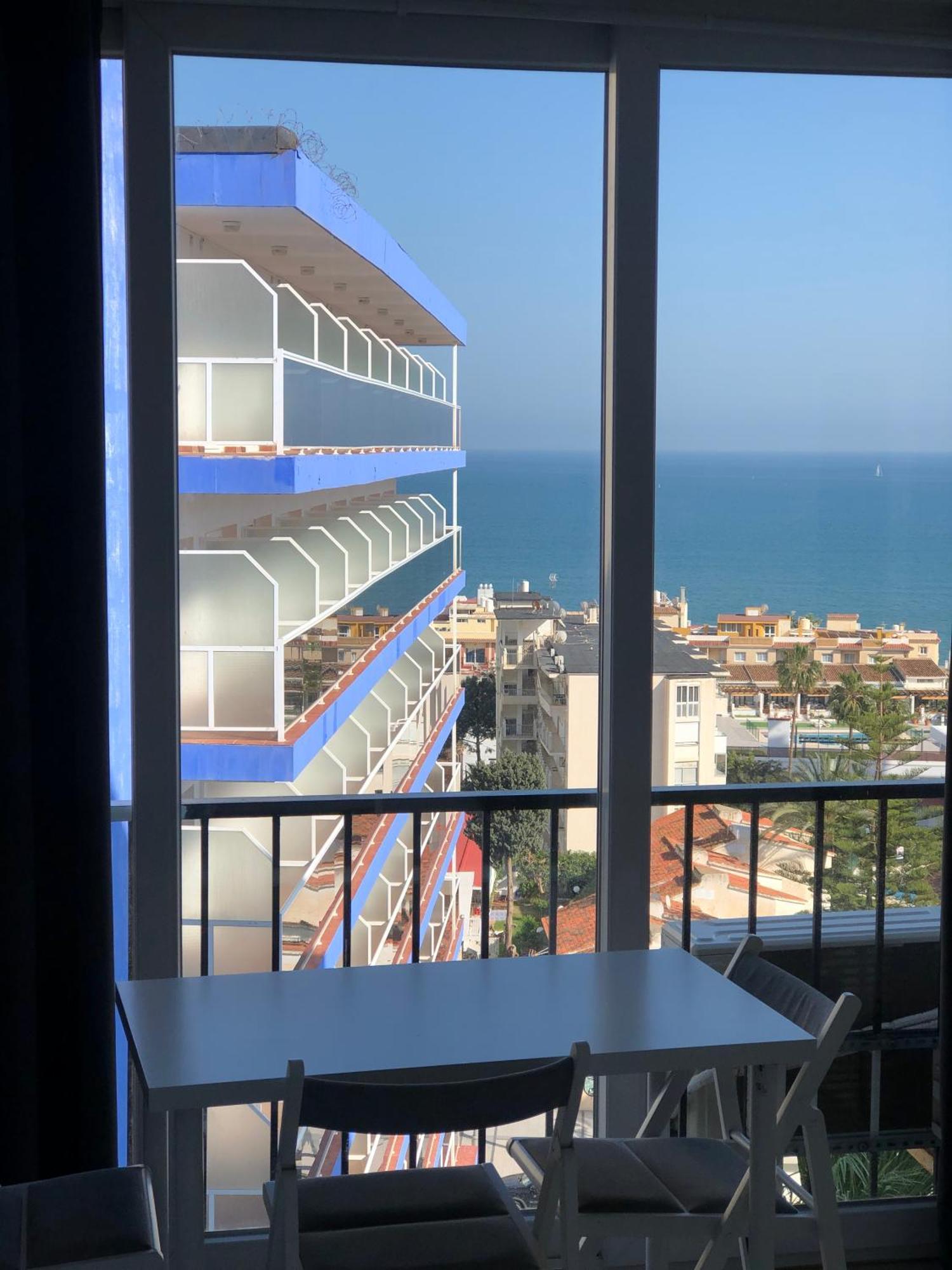 Inviting Studio With Sea View Torremolinos Kültér fotó