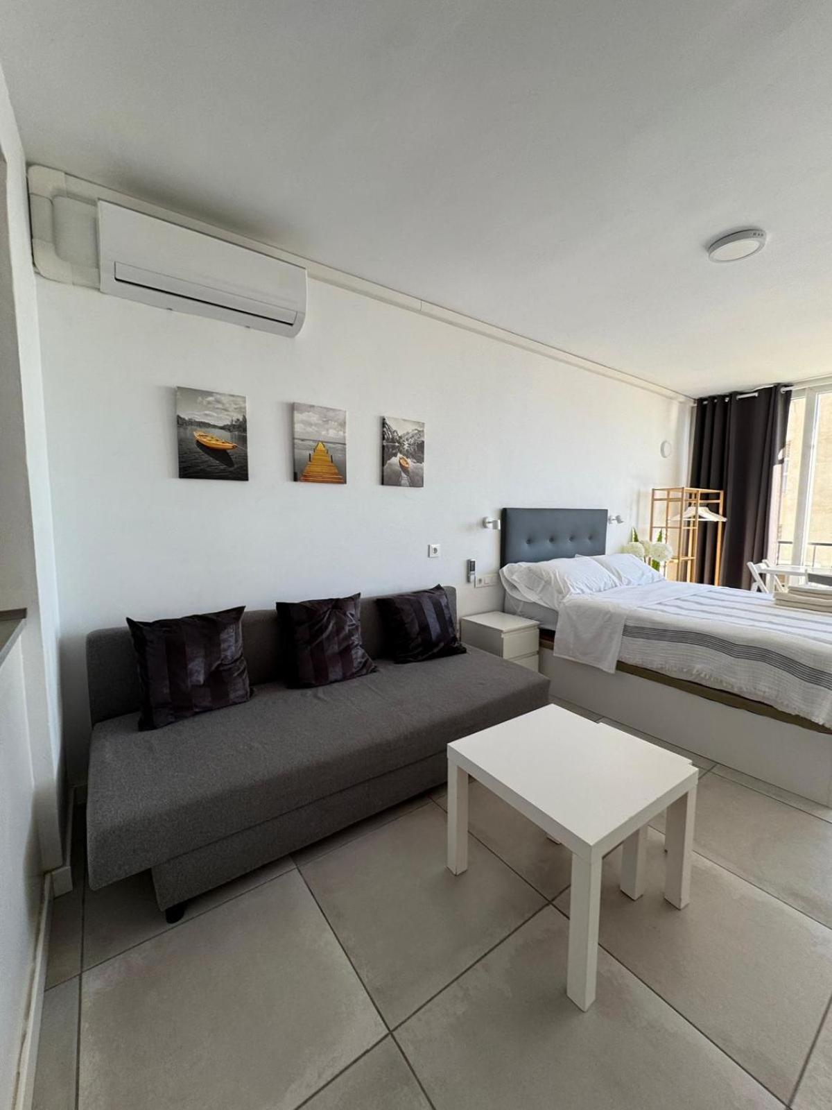 Inviting Studio With Sea View Torremolinos Kültér fotó